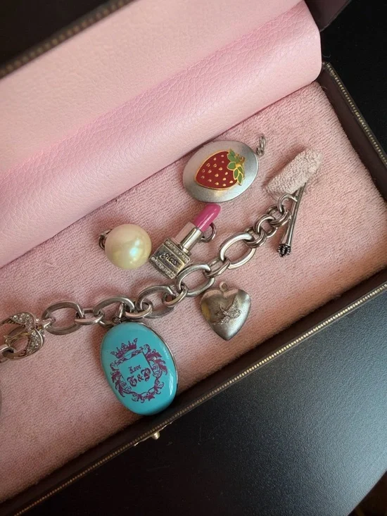 Vintage Juicy Couture charm bracelet with charms and set of earrings - Picture 5 of 7